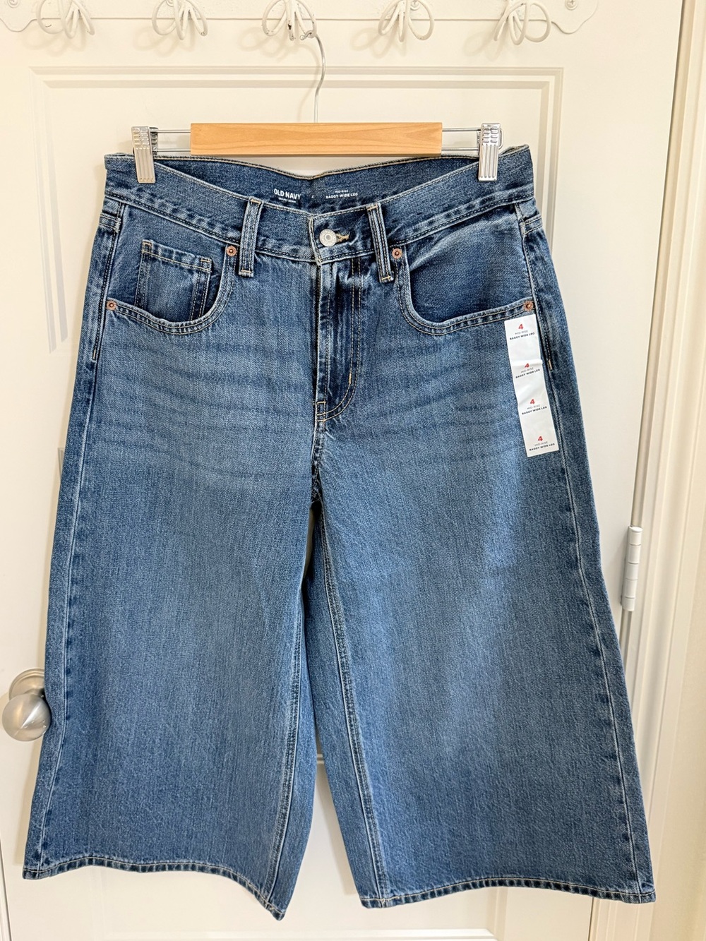 Old Navy Wide-Leg Cropped Blue Denim Jeans - Picture 5 of 7